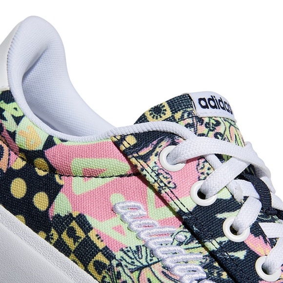 NWT ADIDAS shoes - Picture 4 of 5